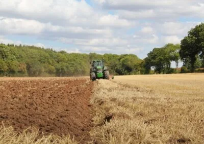 Consórcio de Máquinas Agrícolas: Como Financiar Trator e Implementos sem Juros Consórcio de Máquinas Agrícolas: Como Financiar Trator e Implementos sem Juros